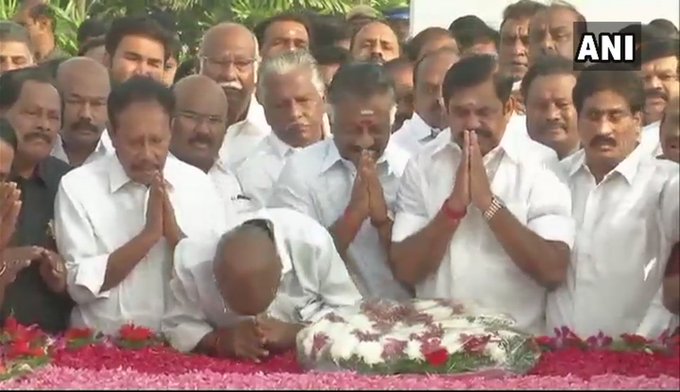ट्विटर पर छबि देखें