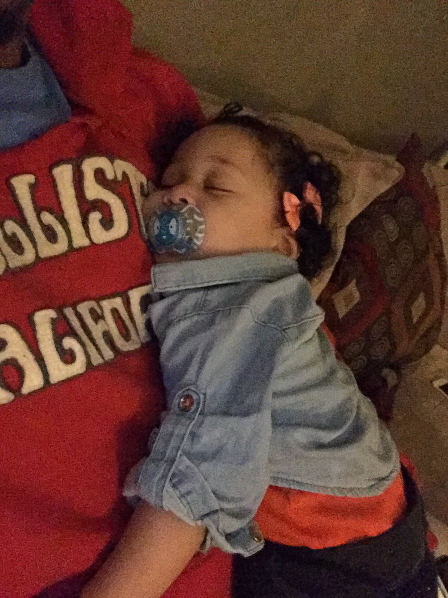 Someone please bring me a growler of beer from <a href="/AlleghenyBrew/">Allegheny City Brewing</a> and food from <a href="/IronCityEats/">Iron City Eats</a>! I have my daughter and she’s sleeping on me. Photo inserted for proof. I need to start baking cakes and cookies. #ChristmasMiracle!