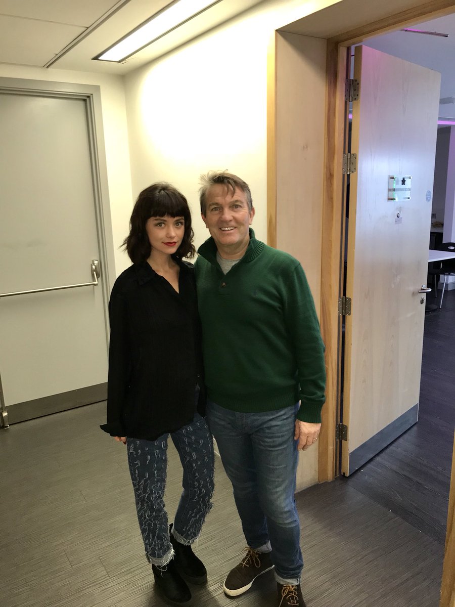 always a pleasure working with Bradley Walsh @Biggest_Panto ✨⭐️