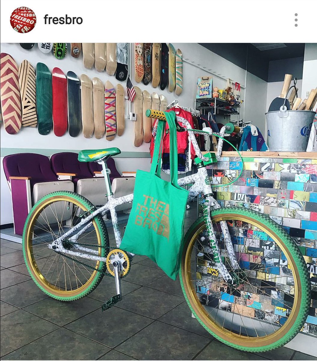 TDWolfpack's tweet photo. When the homie snaps a sweet shot of your rig while you're picking out gifts. FYI that bag can hold a lot! #BMX #Fresbro #TowerDistrict #Cycling #IBikeFresno #Shredworthy #BuyLocal #JamesEarlJones https://t.co/PhsKnFX0oV