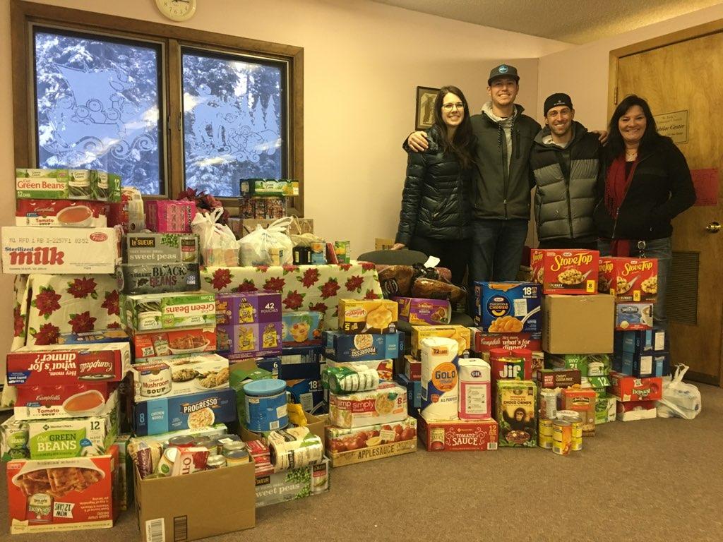 goodakcannabis's tweet photo. The Fairbanks chapter of Alaska Marijuana Industry Association continues to give back to the community - a huge food donation to St. Jude's will help the less fortunate this holiday season. #FairbanksLove #GoldenHeart #GiveBack #SeasonOfGiving #CannabisCommunity #Philanthropy https://t.co/nDhnpY2tS6