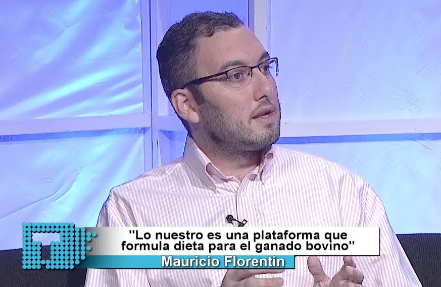 ParaguayTVHD's tweet photo. #TribunaPy Mauricio Florentín de  #SimpleMix, comentó que se trata de una "aplicación para formulación de dietas al menor costo para ganado bovino según requerimientos para la salud animal" https://t.co/7N14K7U3qG