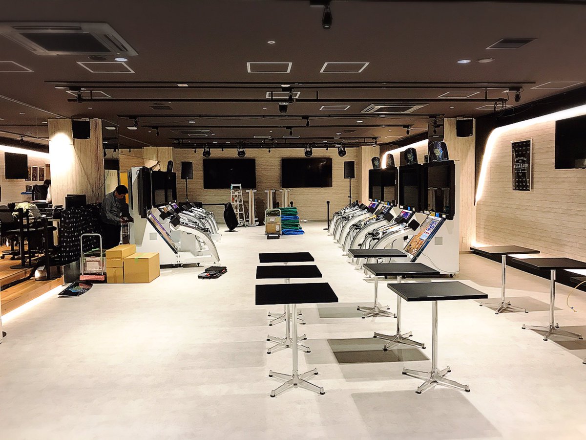 gunsPR's tweet photo. おはようございます！本日、公式イベント「GUNSLINGER'S BATTLE FESTIVAL」がタイトーステーション溝の口店内「MEGARAGE」にて開催！ただいま設営中！たくさんのご来店お待ちしております！ #gunsfan https://t.co/aku1Fr8OcF