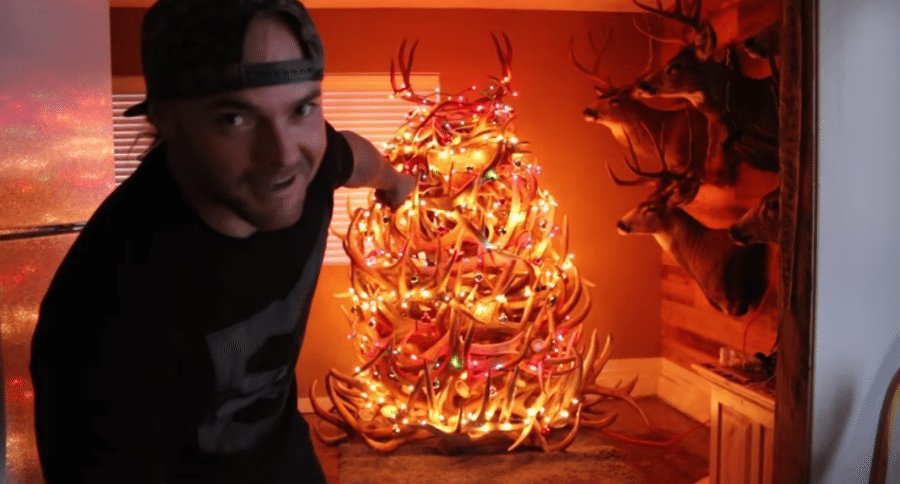 Building a Shed Antler Christmas Tree: Ho, Ho, Ho! buff.ly/2gjjvj9 

#hunting #FoggyTrail #Christmas #Xmas