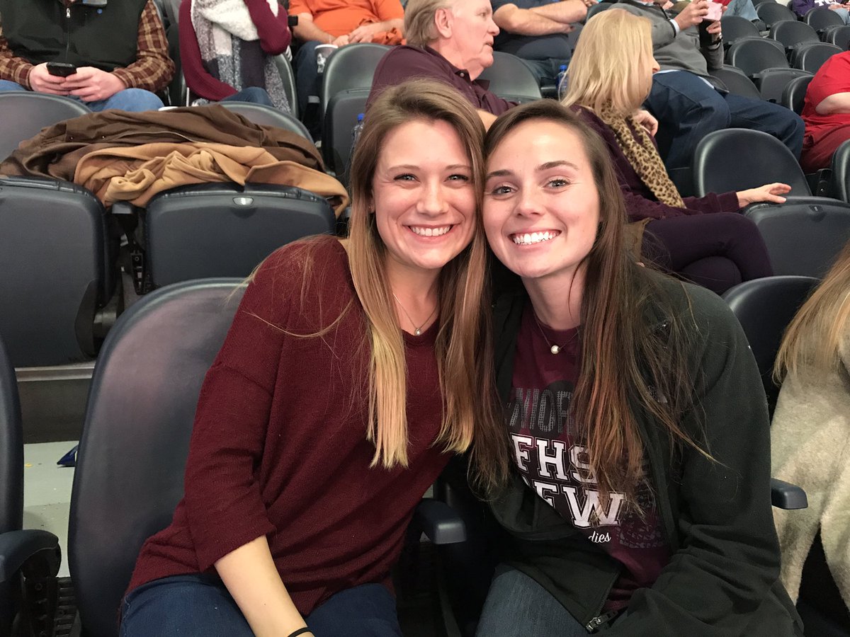 KimberlyKimw's tweet photo. #uilstate https://t.co/TwbhYHq8OV