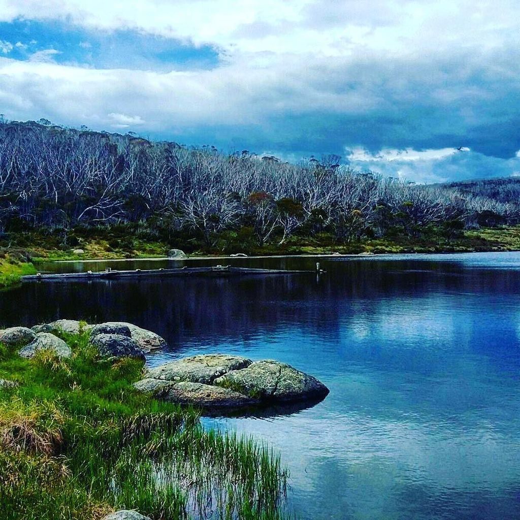 LoveOfJindabyne's tweet photo. Rainbow Lake looking pretty chill ... nice place to cool off!!
Repost @dirt_fire_adventure
・・・
Rainbow Lake Kosciusko National Park NSW Australia -
-
-
-
-
 #nationalparks #environment #nature #alpinehuts #ig_daily #nswnationalparks #lovejindy #snowy… https://t.co/R795YWQndp https://t.co/gyvDgZP7Xe