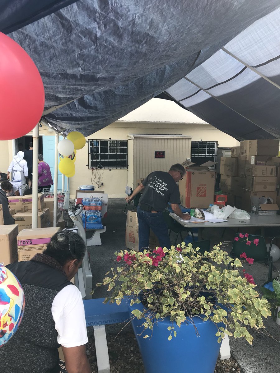 Dropping off the <a href="/LawSharks_/">Law Sharks 🦈</a> donations today at the M. Teresa Mission of charity today. Thank you to everyone who helped!