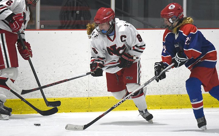 New Canaan girls hockey tops Darien, 2-1, for first rivalry win since 2013 - bit.ly/2kNB53N #ctghk