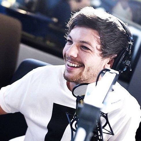 IAria_18's tweet photo. #HappyBirthdayLouisTomlinson
#WatchMissYou
O cara grande está fazendo 26 anos.
O cara de grande coração
Grande talento
Grande simpatia
Grande carinho
Grande sorriso
Grande orgulho
Só n é grande no tamanho mas n contém pra ele https://t.co/tvVJx5elOg