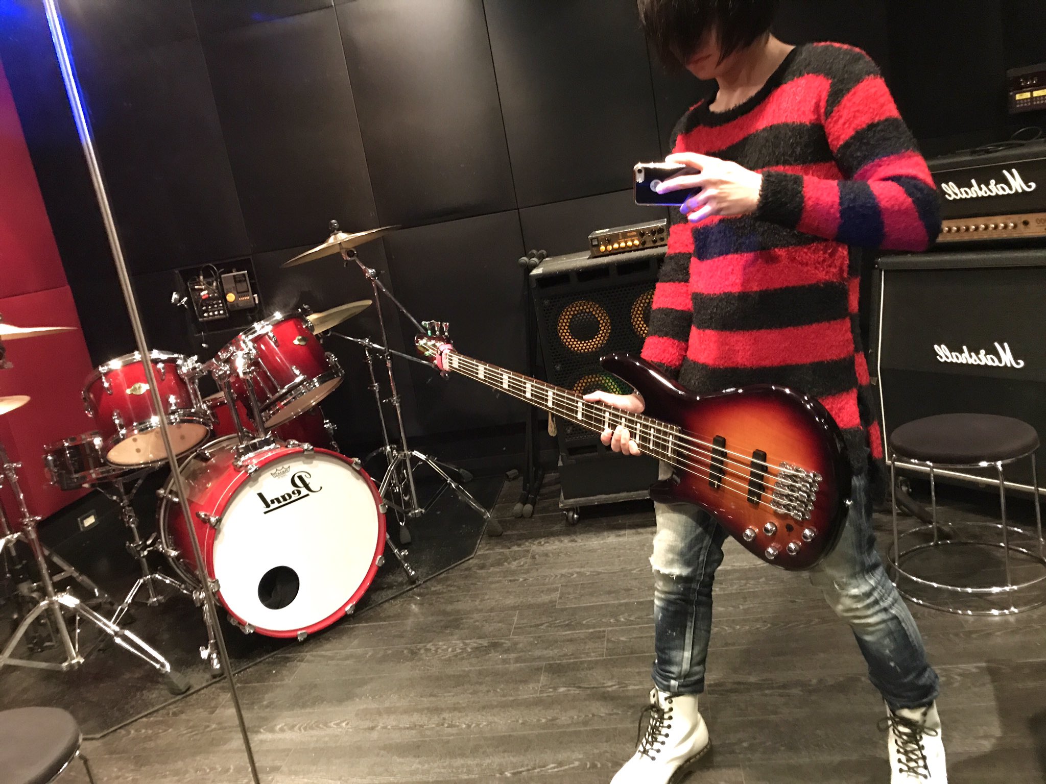 萩原悠 今日のわたし 鏡に映したらもうこれカートコバーンなんじゃね T Co Qhopadpwu7 Twitter