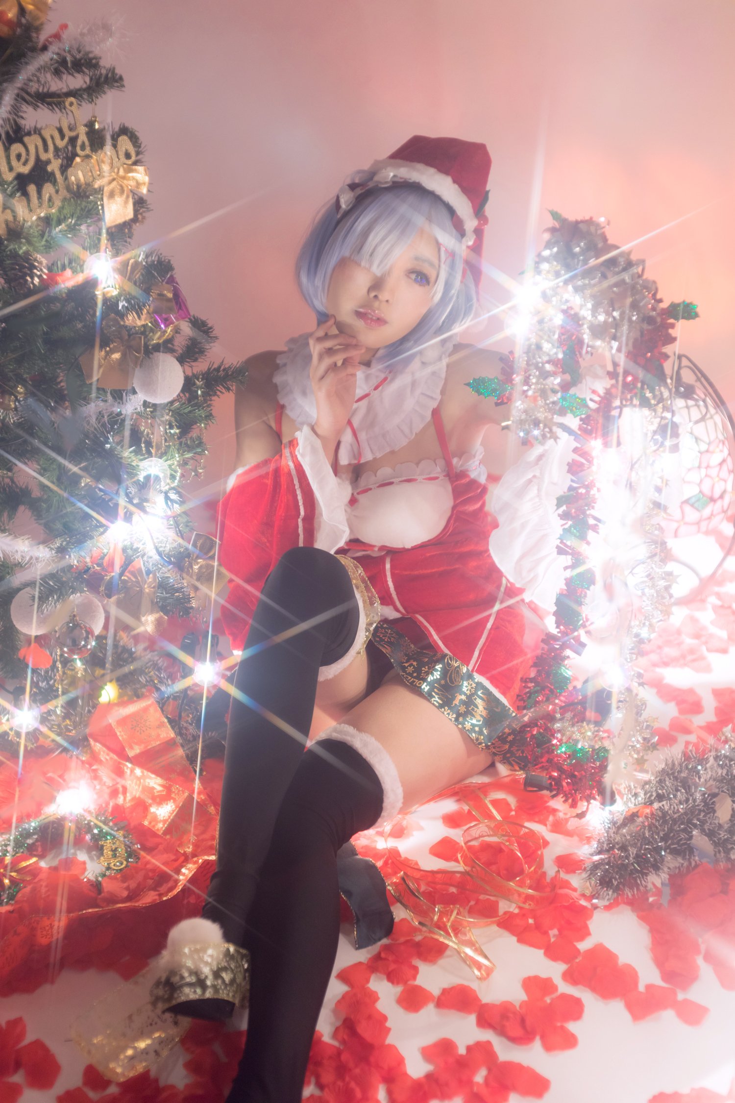 画像,メリークリスマス！リゼロ／レム＃リゼロ＃コスプレ＃クリスマス https://t.co/eWeM5OQ2Ej。