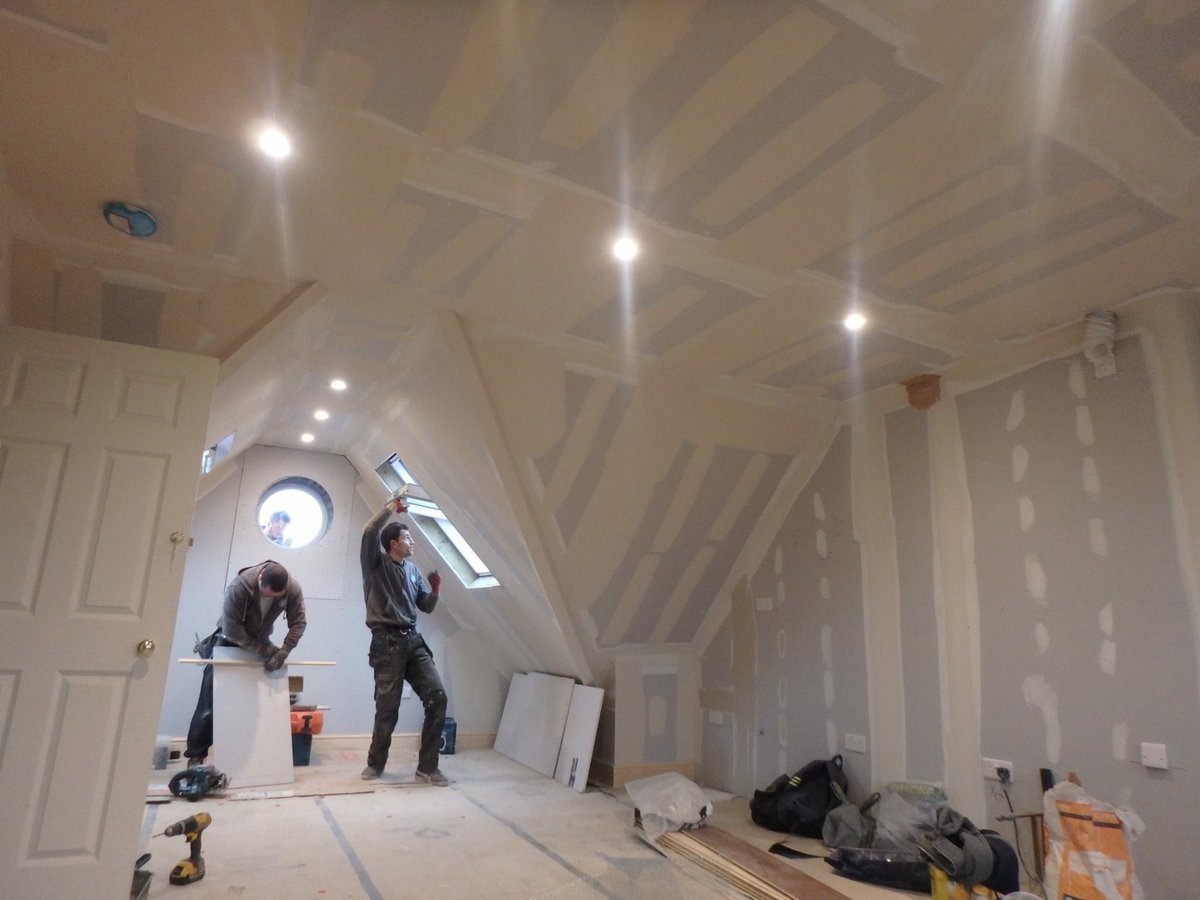 AshIslandW4's tweet photo. #portholewindow #hiptogable #loftconversion #ealing #W5 #teamashisland https://t.co/dxU1mrVE17