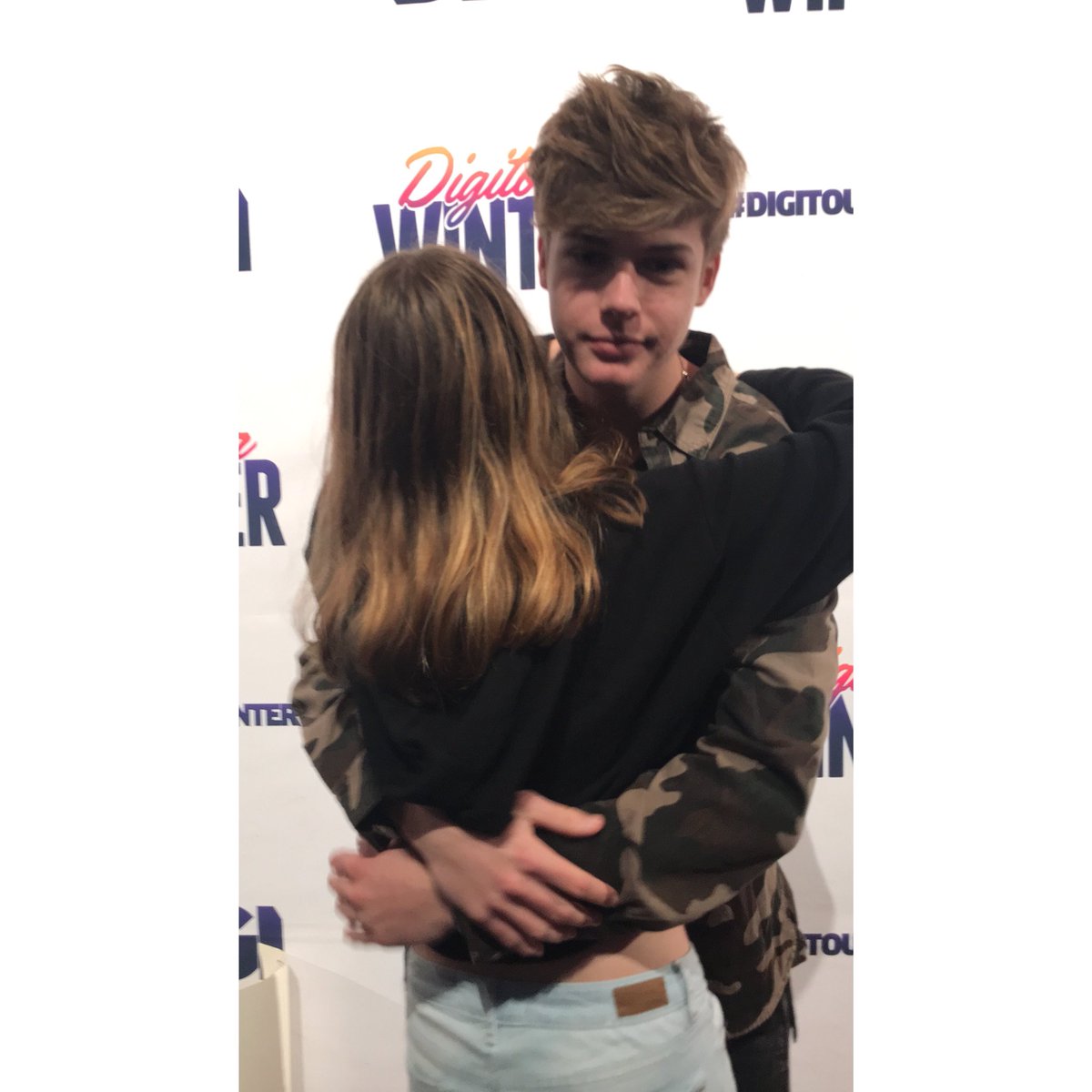 emmatrippie1's tweet photo. 😭❤️ @DigiTour @NathanTriska @BlakeGray @RazzlezBeast @SimonBritton #digitourwinter #digitour best day ever 😭❤️❤️❤️ https://t.co/pxfSyWghdd