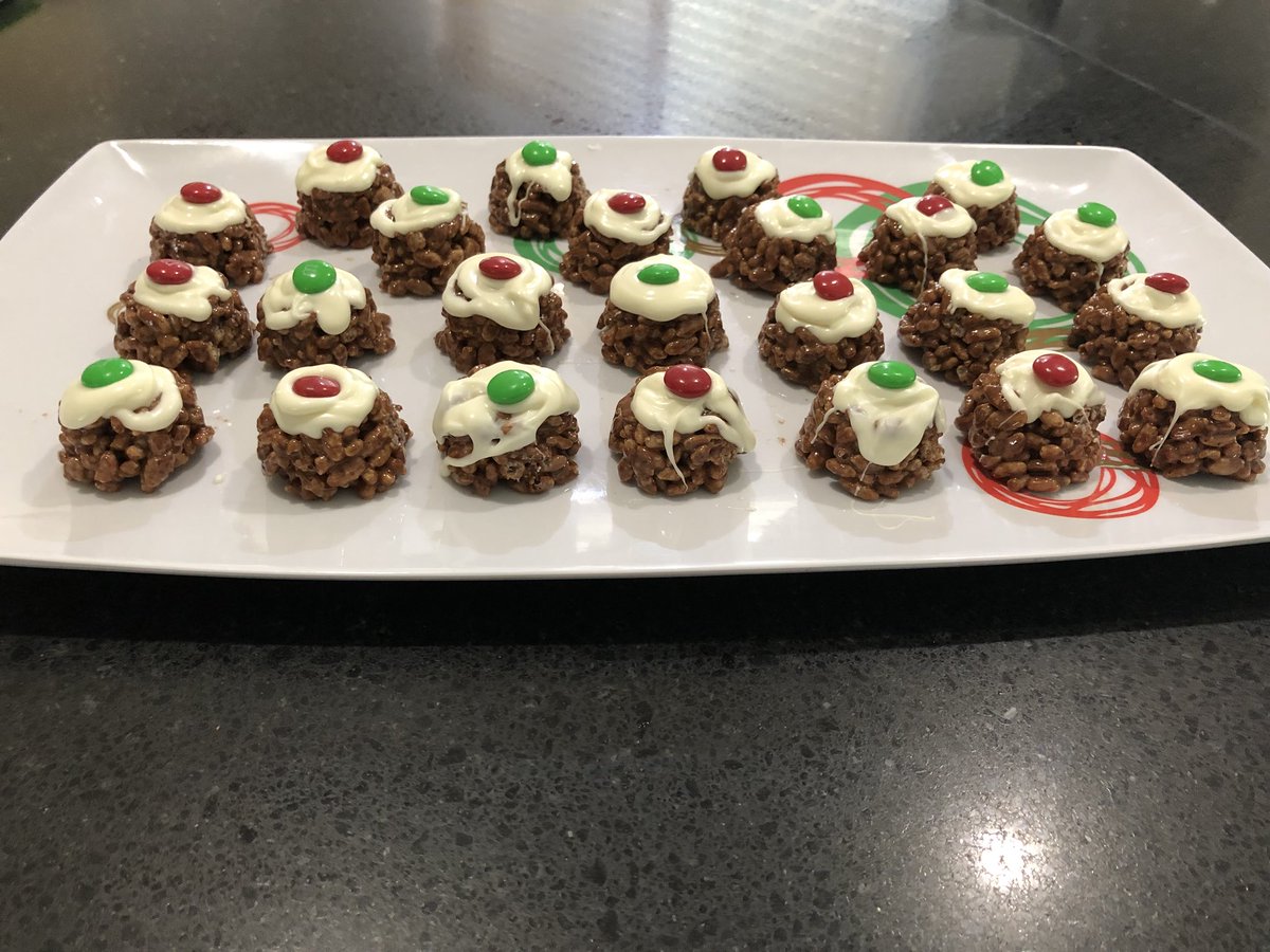 ang13is's tweet photo. Mars bar Christmas crackles #homemade #marsbar #foodie #foodblogger #foodporn #sweets #christmas #food #ricebubbles #chocolate https://t.co/1Vlsudaqu5