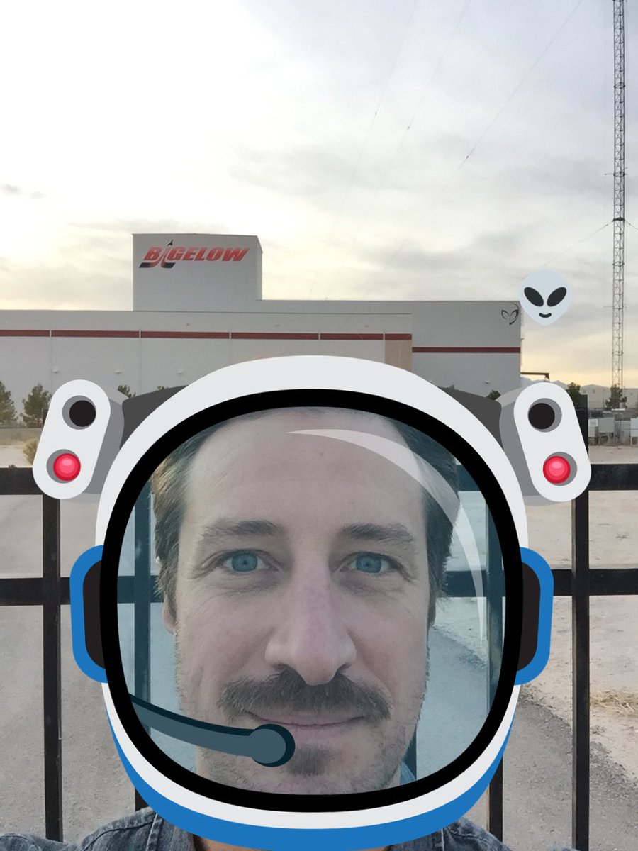 jennercostello's tweet photo. Take me with you, @RobertTBigelow. https://t.co/6Q6rDROalG