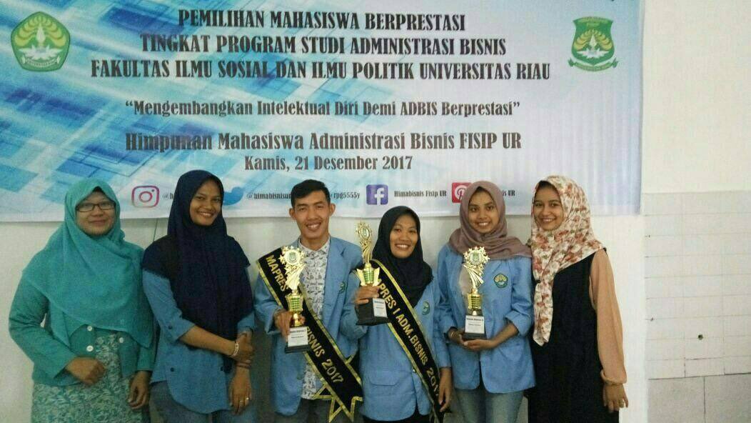 himabisnisunri's tweet photo. (21/12/2017)
Pilmapres administrasi bisnis. Selamat kepada mahasiswa yang terpilih semoga dapat bermanfaat bagi orang banyak dan bisa memajukan ADBIS yang lebih berprestasi lagi.
#AdbisSolid https://t.co/NqpWMJZa5u