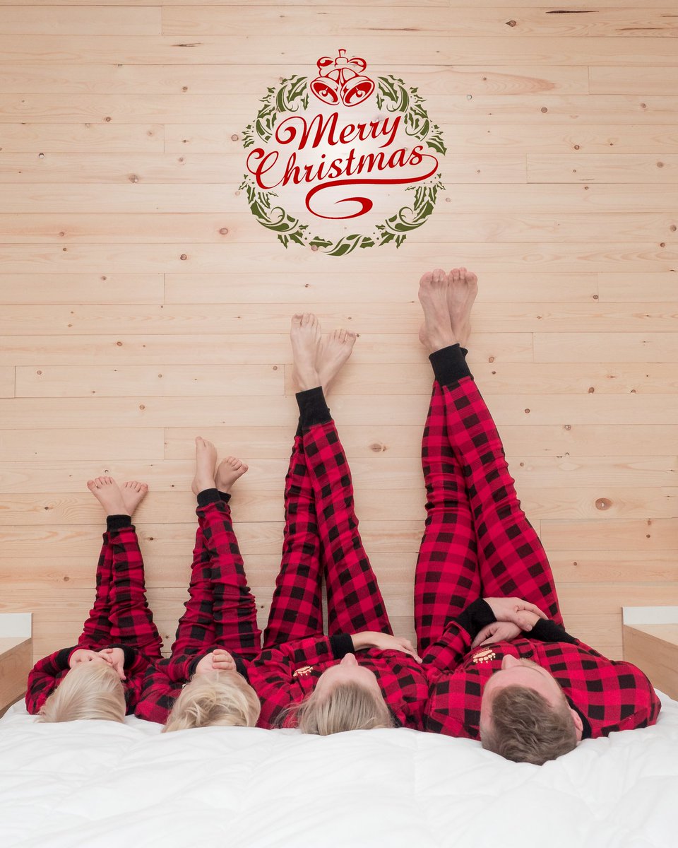 mikapoutala's tweet photo. Merry Christmas 🎄
.
.
.
.
.
#dreamteam #family #bearcheeks #christmas #christisborn https://t.co/cMMcWTCqDV