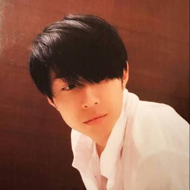 35 years ago this time today he was born Happy Birthday Masaki Aiba Have a nice day 