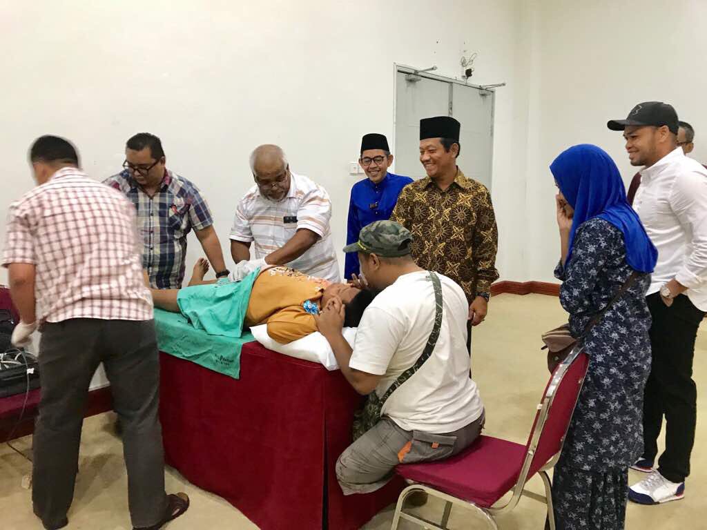 maepsserdang's tweet photo. Ribuan Terima kasih Dato' Dr. Hj. Mohamad Satim Diman (Chairman MCSB) dan Isteri Datin Norayahati Mohd Yusoff kerana sudi memilih MAEPS sebagai venue Majlis Berkhatan Perdana.

Selamat Berkhatan adik adikk 😉
Semoga cepat sembuh 🌹 https://t.co/XRkTDYbiYU