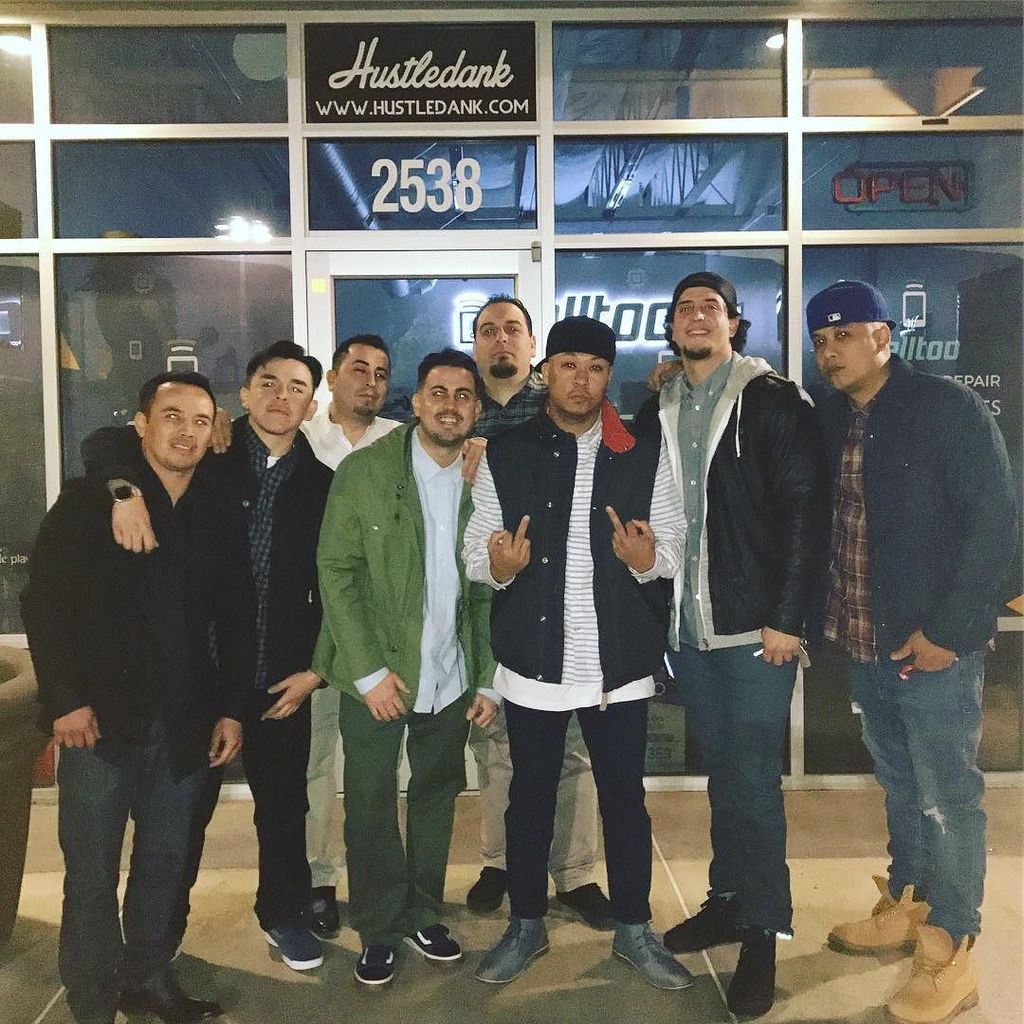 celltoo's tweet image. We dem #Celltoo boys! Get right or get left. 
#CelltooMafia 
#BuySellRepair 
#ToTheMoon 📲🚀🌑 ift.tt/2pqHfeW