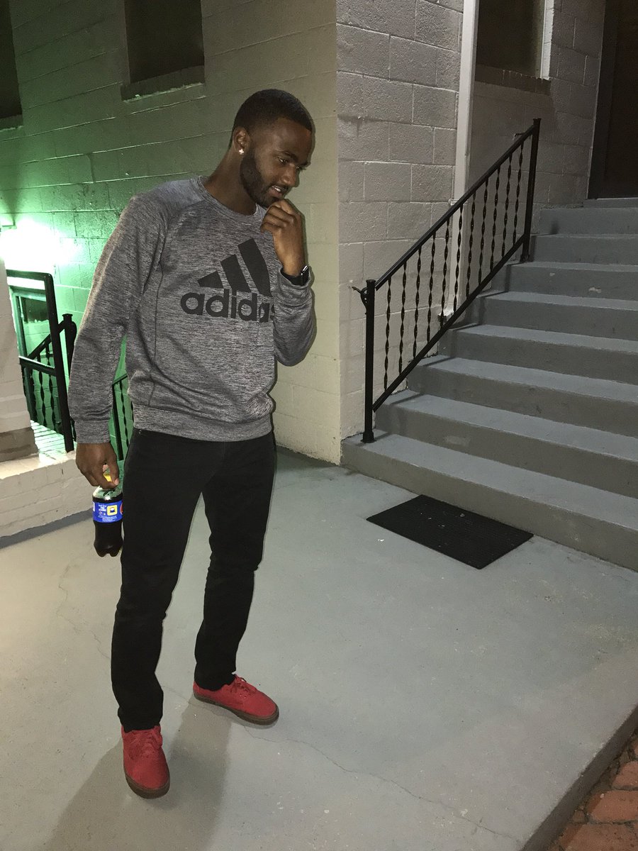 Voski05's tweet photo. #BlackKingsofVCU Why notπ€·πΎββοΈ https://t.co/s5xvqNVVsR