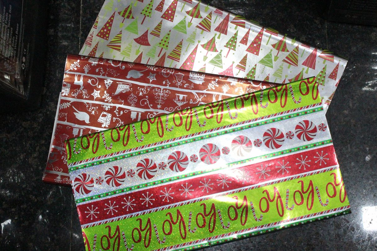 bigtomindia's tweet photo. Aren't these blingy wrappers for the Christmas season just perfect? Get your last minute gifts from Bigtom
#bigtom #december #toyshop #kidswear #kidsfashion  #toys #mumbai #colaba #chirstmas #christmas2017 #toystore #christmasgifting #christmaspresents #christmasdecoration https://t.co/EnsvSqSmwZ