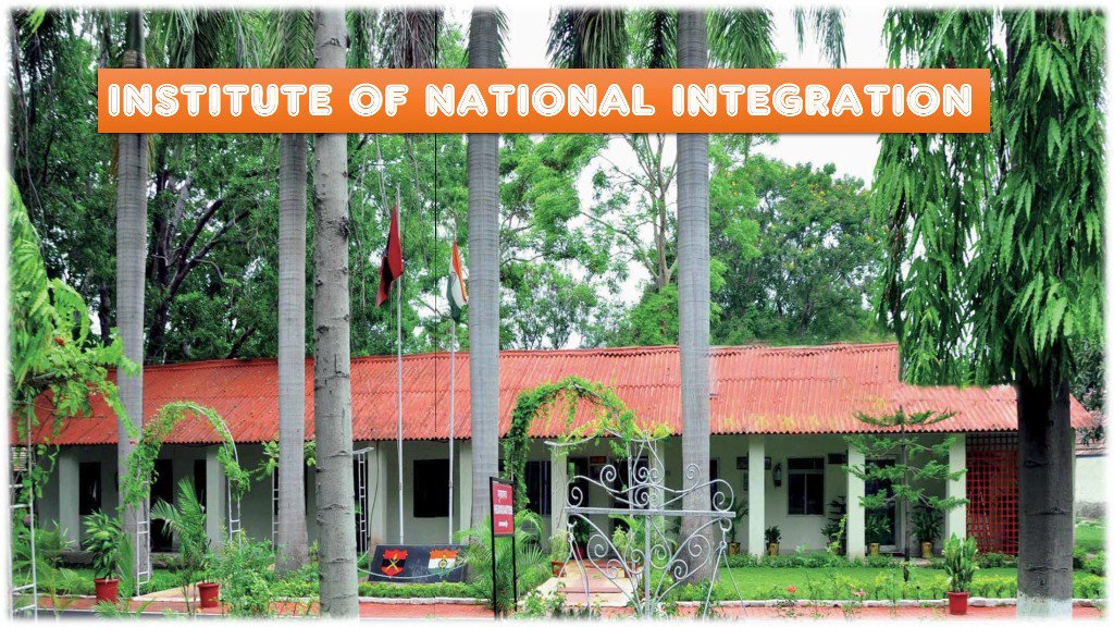 AparnaKakumanu's tweet photo. Institute of National Integration (INI) established at Pune imparts training to all ranks and religious teachers. It's focusis on instilling a sense of National and Cultural unity among soldiers #ArmyPay 2018 # IndianArmySymobl of National Building @SpokespeesonMOD https://t.co/2mQYxuDMcO