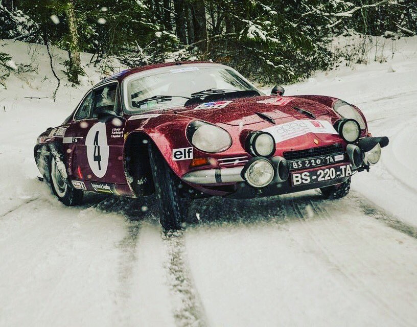 alpinea110's tweet photo. Joyeux Noël à tous #JoyeuxNoel2017 #alpineisback #alpinerenault #MerryChristmas #alpinea110 #berlinette https://t.co/VyYAl5HNCO