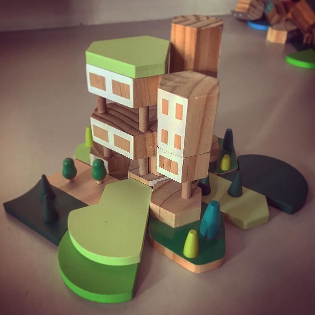 ShayHDavidson's tweet photo. Latest #blockitecture https://t.co/EfjoeK3MX3 https://t.co/Ahbi6lcAe2