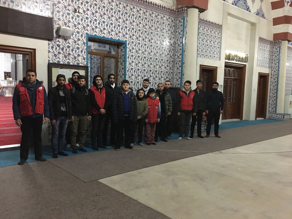 “İyilik nerede biz orada!”

Gençlik merkezinin düzenlemiş olduğu sabah namazı programına Peygamber Sevdalıları olarak katılım sağladık...