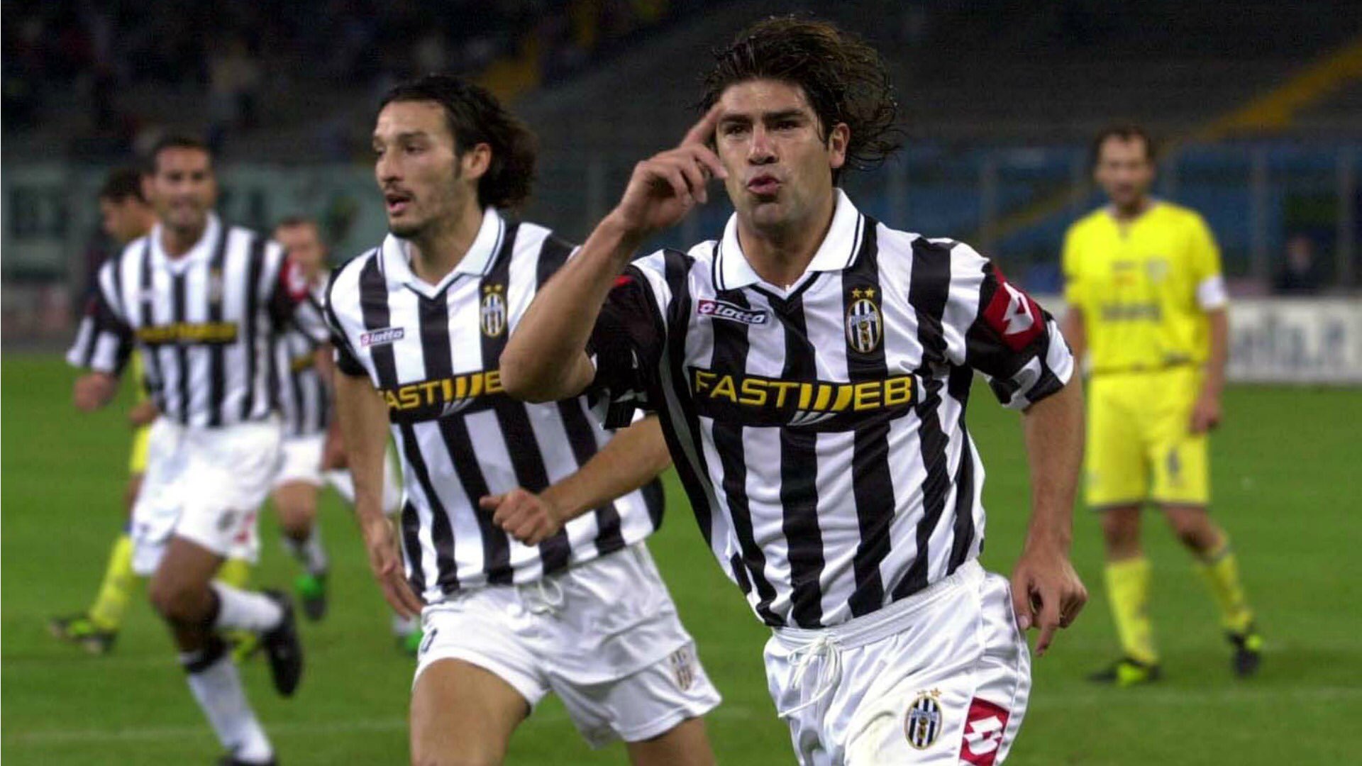 Happy birthday to former Juventus striker Marcelo Salas, who turns 43 today.

Games: 32
Goals: 4 : 3 