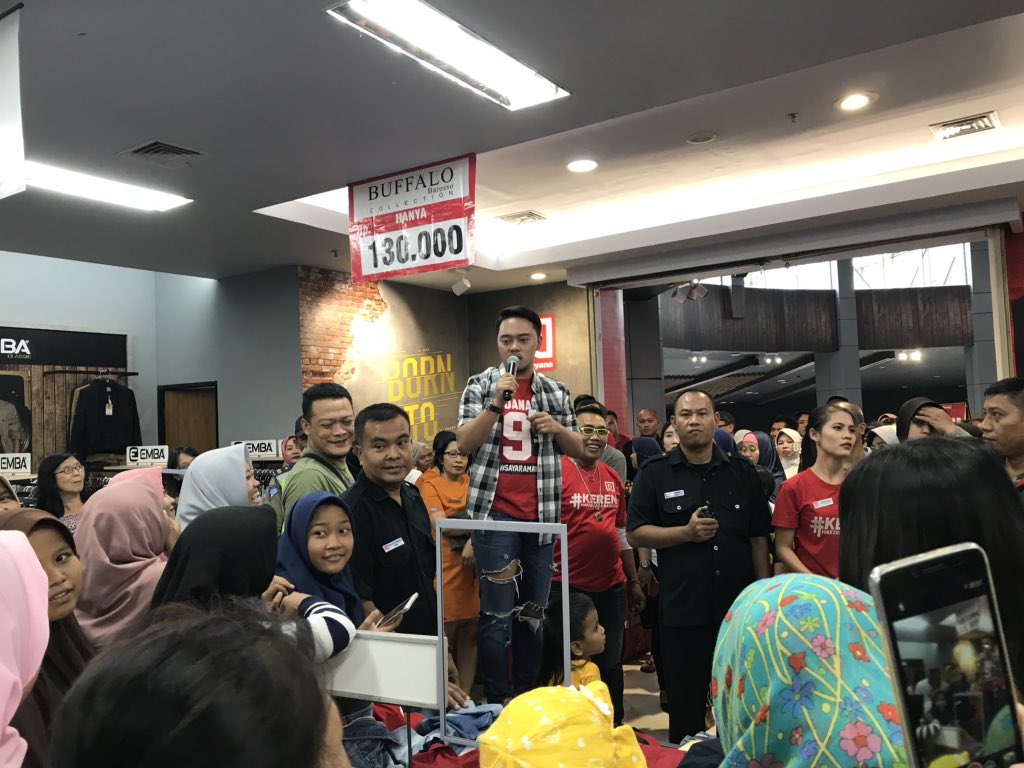 Keseruan bareng <a href="/da2_danang/">DA2_Danang</a> di Ramayana Bekasi Junction!!