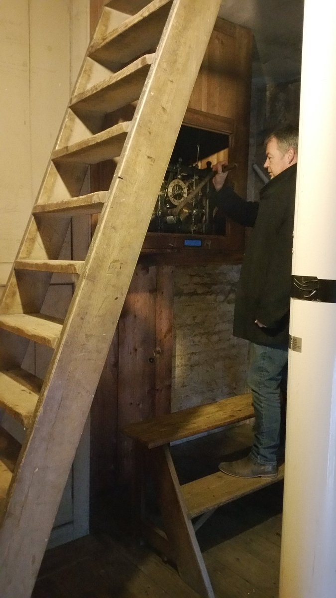 KESWEstates's tweet photo. Mr Hooker is on a wind up again. Winding the clock so Father Christmas knows what time it is when he flies over tonight perhaps? @KESWEstates @KESWNews https://t.co/OWJPoQZkYF