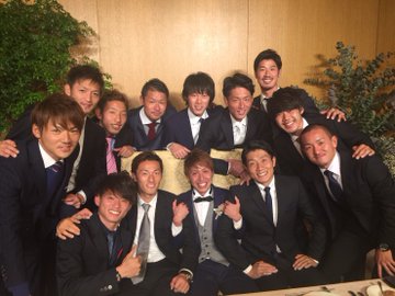 天才 小野伸二が後輩mfの結婚式参加 鹿児島 三浦監督との珍しいショットも披露 フットボールゾーン 2