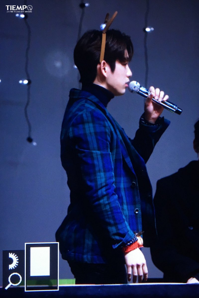 TIEMPO_JY's tweet photo. 171224 스폐셜 이벤트 잘생긴 녕돌프🦌 #진영 #Jinyoung #GOT7 https://t.co/A2EHsIqy00