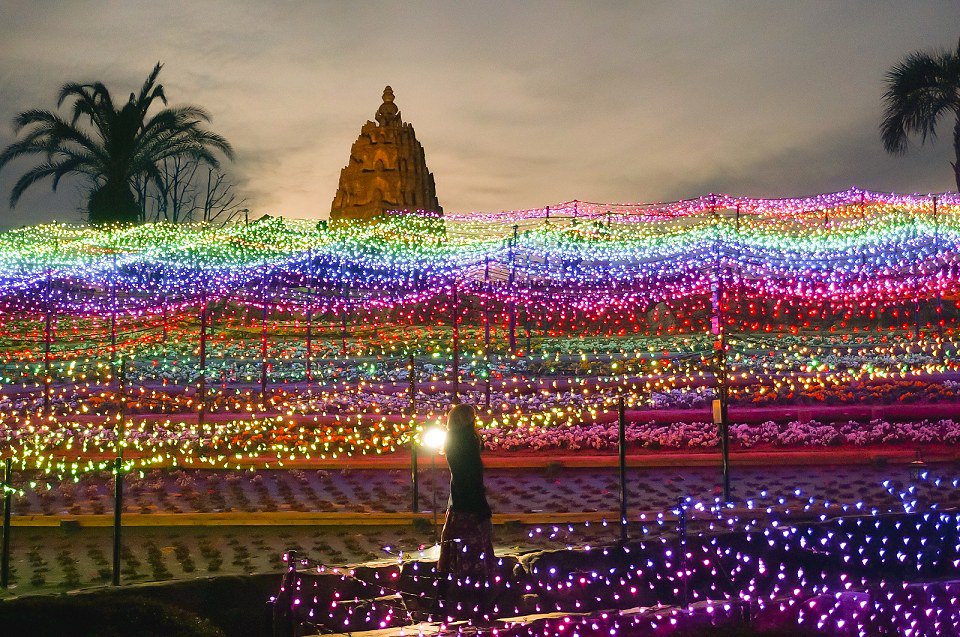 美し過ぎる旅行口コミガイド در توییتر 四国no 1インスタ映えスポットと謳われる レオマワールド 約250万球の中四国最大級の イルミネーション Https T Co Qs06b265nv レオマワールド イルミネーション クリスマス 写真好きな人と繋がりたい Photography