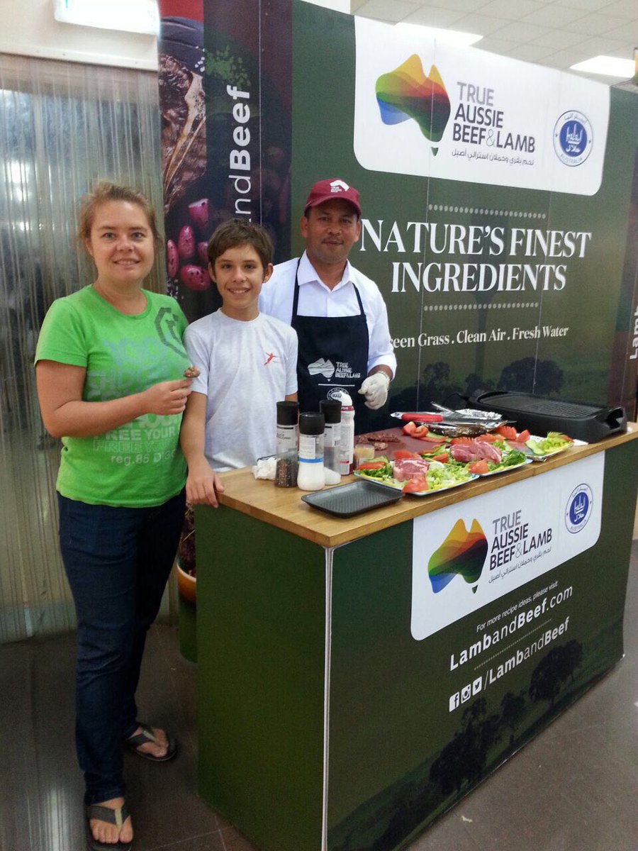 choithramsuae's tweet photo. Take a Sneak peek at the photos of delicious beef sampling at Choithrams Umm Suqeim.

#Choithrams #fullofgoodness #grainfed #beef #ribeye #ribeyebeef #greens #mydubai #uae #happinessatchoithrams https://t.co/Ni4MhpSyva