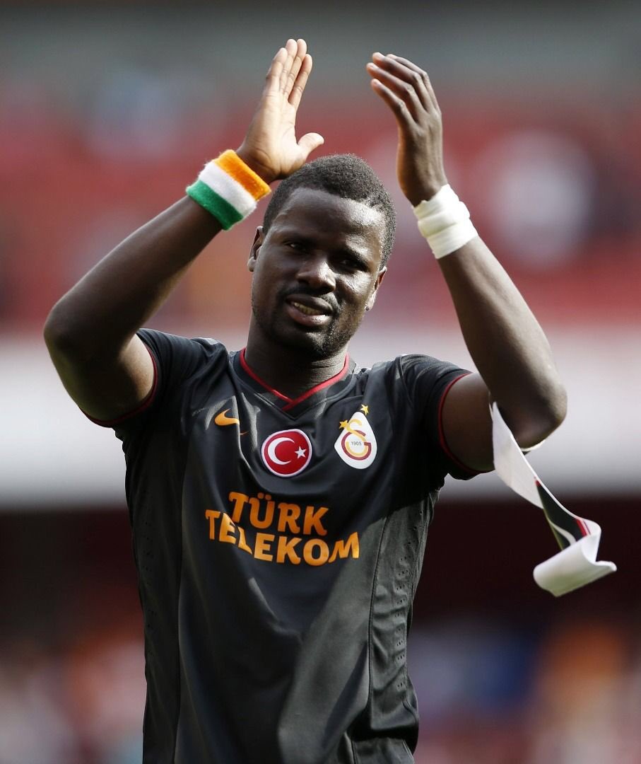 ClubRegista's tweet photo. Yıllardır sahte evlatları beslediniz. Galatasaray’ın başarılarla dolu tarihinde az da olsa yeri olan Emmanuel Eboue için yapılacak birşeyler mutlaka vardır. Size yakışan da budur! .@GalatasaraySK 
#YalnızDeğilsinEboue https://t.co/VAP9bEwCqQ