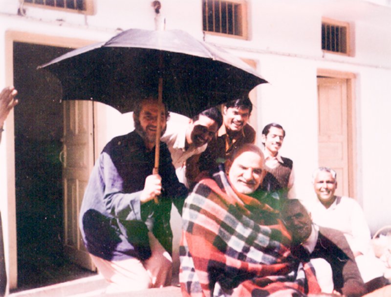 media393's tweet photo. "It's better to see God in everything than to try to figure it out.β
~Maharaj-ji <3
https://t.co/fip0kpCQJW
#SeeGodInEverything #SeeGodinAll #Baba #JaiGurudev #Maharajji #NeemKaroliBaba https://t.co/H9c6HRpxPs