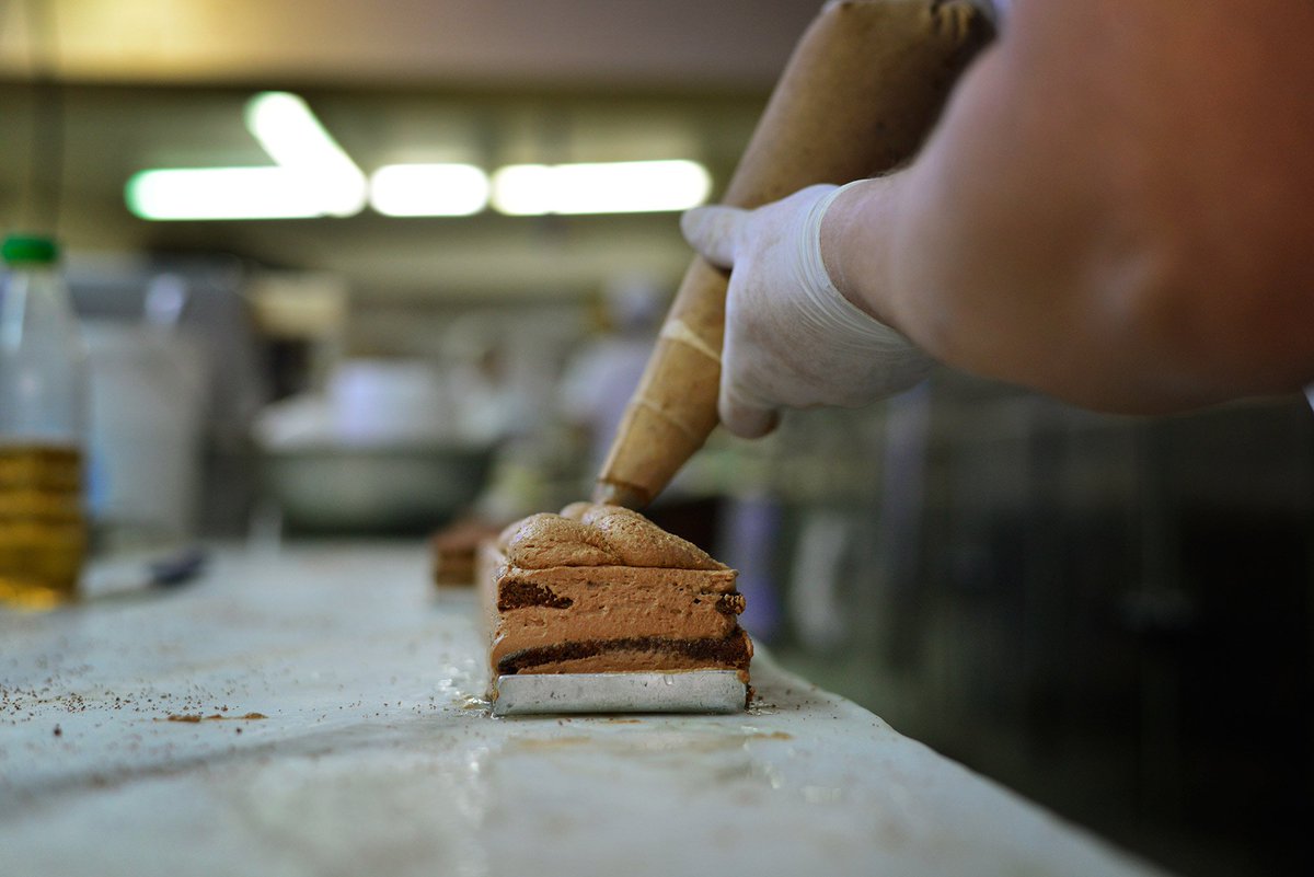 DiscoverGRcom's tweet photo. Got a sweet tooth? Ιn #Athens, it is much more than melomakarono and kourabiedes. Make room for some Xmas fine chocolate pastries too. #WanderlustGR 🍣🍰🥧 Taste more: https://t.co/65jMHvgBxT https://t.co/3o5B8kbVaC