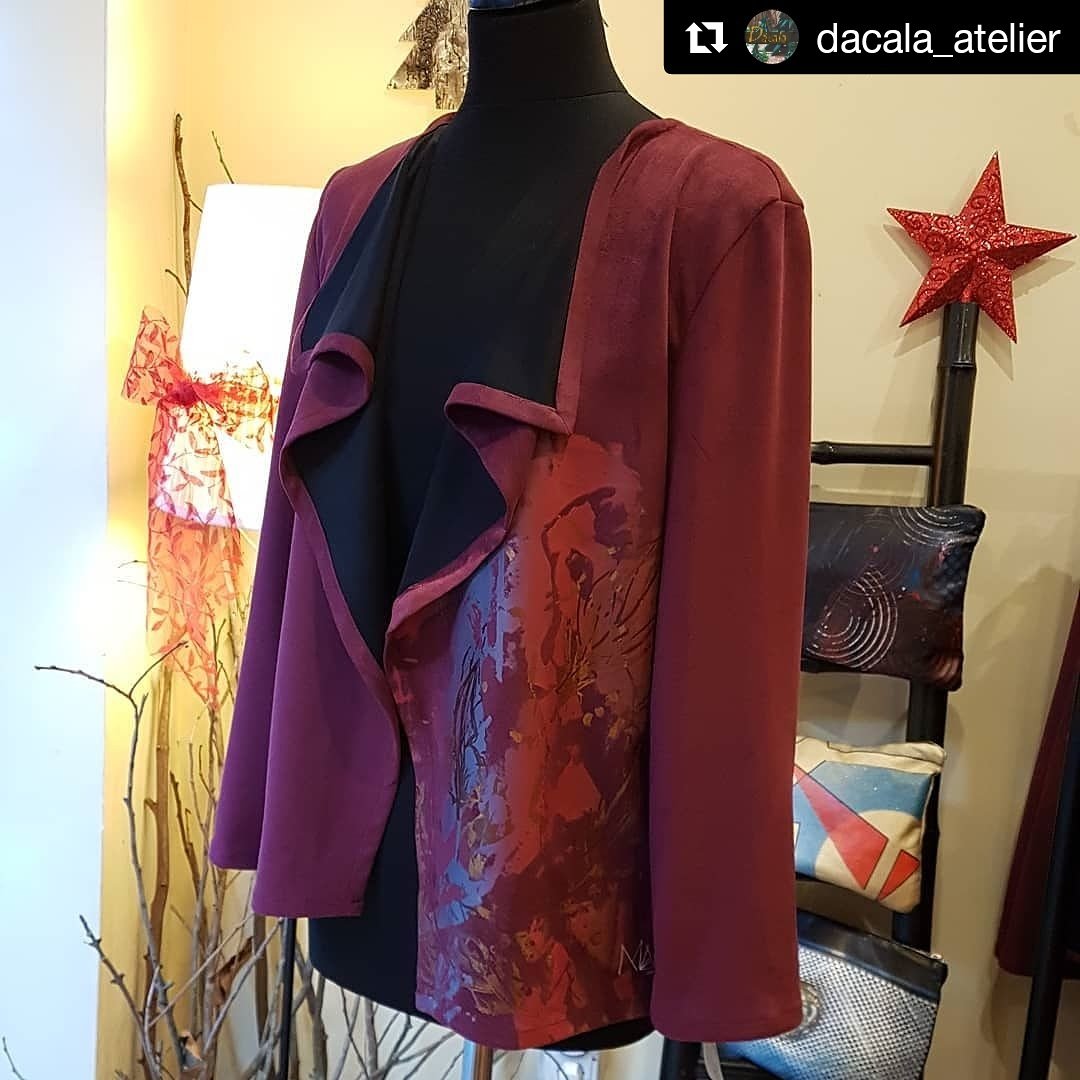 MaeveLab's tweet photo. Últimos #Diseños disponibles en @Dacala_Atelier para echar una mano a #PapaNoel. #Abierto hasta las 14.00h. Si sois mas de #ReyesMagos recordar que se hacen envíos y estamos en tiempo. #FelizNavidad #MaeveLab # https://t.co/zEXmUTtv2R