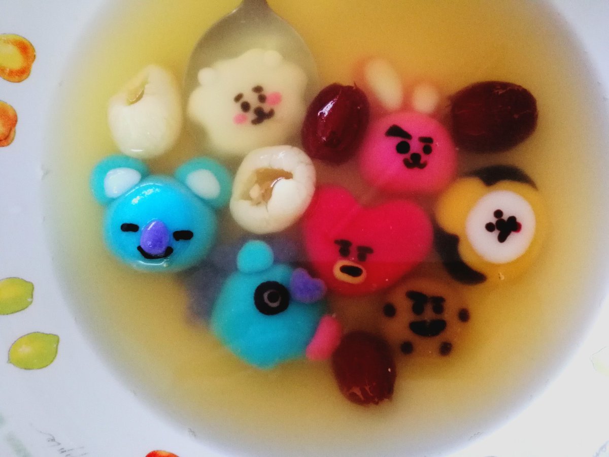 hotteokbee's tweet photo. happy belated winter solstice 💓💓 
#BT21 tangyuan 🍡
@BTS_twt @BT21_ #BTS #wintersolstice2017 https://t.co/ackllTS6sy
