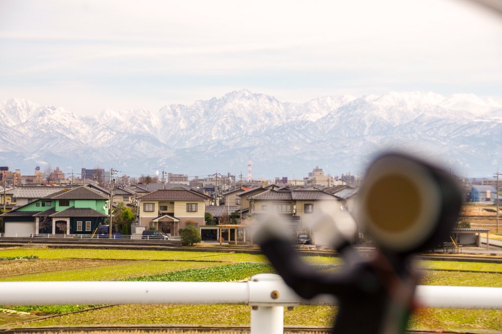 robohon123's tweet photo. む？あれは、、、剱岳！
快晴のクリスマス、お山がきれいー♪
#ロボホン #剱岳 #お出かけ #クリスマス https://t.co/AqkPGMpMhg