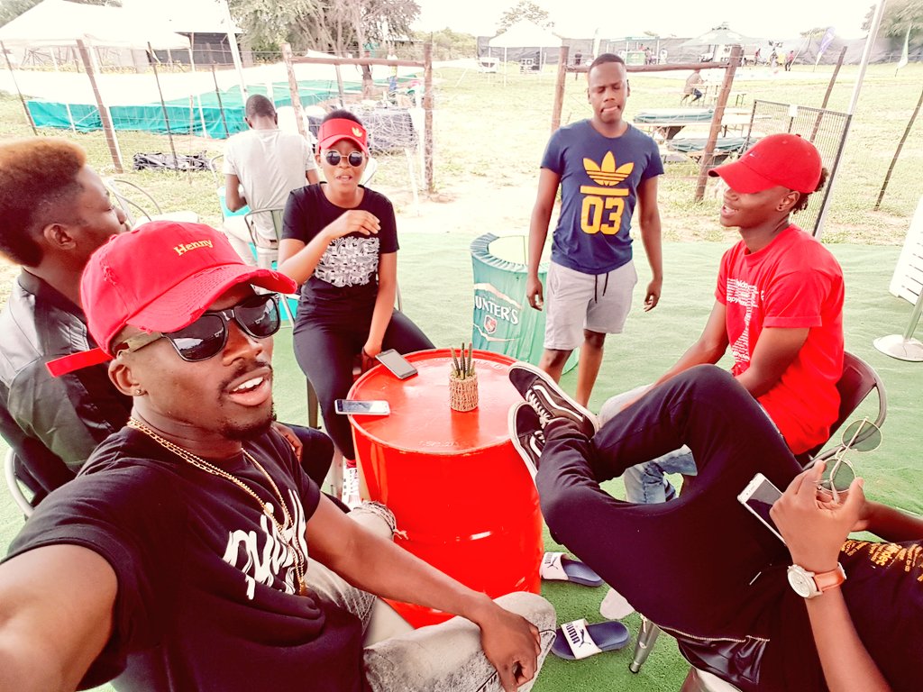 TybronBw's tweet photo. Teamwork #PuShaSpane https://t.co/wpvivtu8Oc