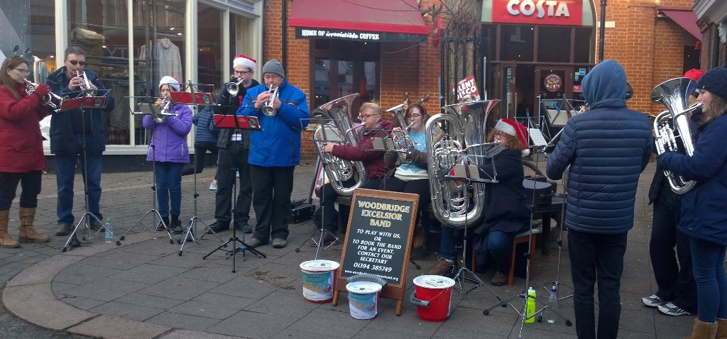 Last carolling of the season, we're in The Thoroughfare, pop along 🎄