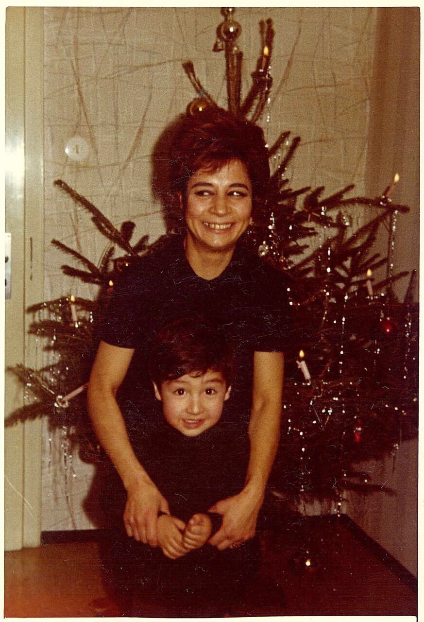 cem ozdemir on twitter das christliche abendland retten meine mutter und ich haben damit schon vor jahrzehnten angefangen frohe weihnachten euch und euren liebsten https t co jey7eatw7u twitter