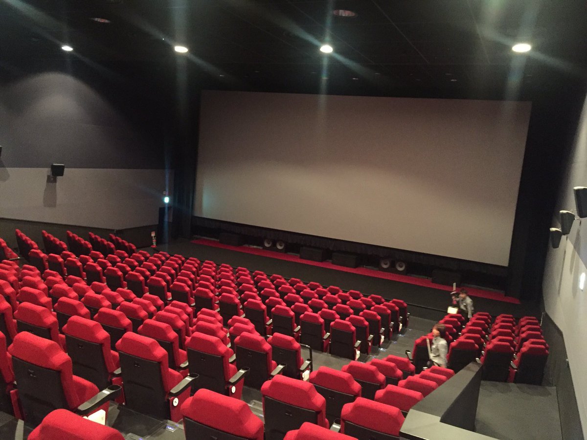 はむちぃず 映画館巡り Ar Twitter そういや前にザート1番 A列イマイチだったって言って皆さんが後ろの方がいい的なことおっしゃって居ましたが恐らく4台のウーファーから出た音が合理してより強くなってるんだと思う 波の山と山の強め合いが重なる点が最強なのかも