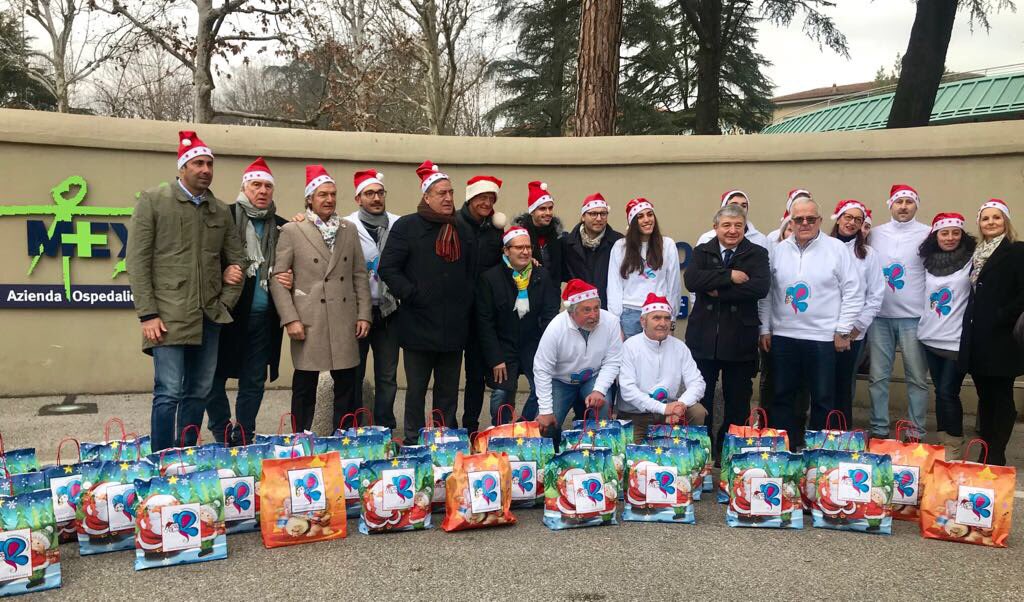 Meyer Regali Di Natale.Luca Lotti On Twitter Come Ogni Anno Con Gli Amici Della Fondazione Bacciotti Siamo Andati A Trovare I Bimbi Dell Ospedale Meyer Di Firenze E Abbiamo Portato Un Po Di Regali Perche A