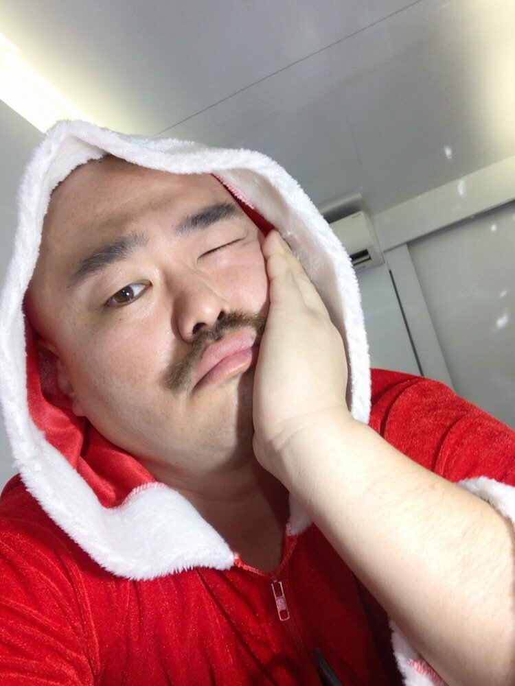 クロちゃんおまとめ✧*。 嘘ツイート” で話題のクロちゃん、オリジナルの動画配信チャンネル