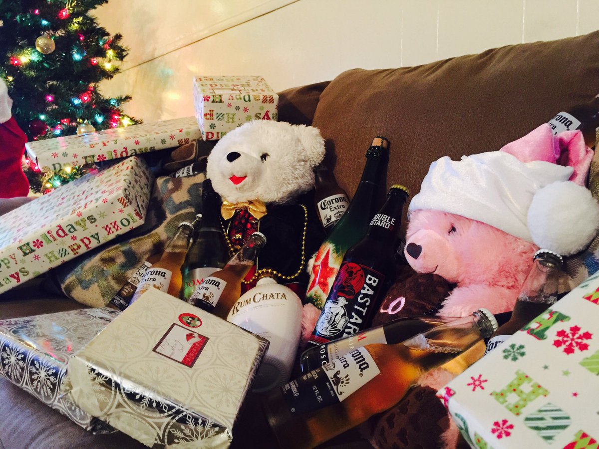 j_outreyes's tweet photo. Merry Christmas 🎄 https://t.co/2GUyg25QpC
